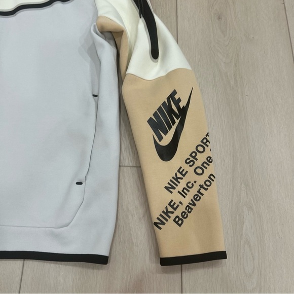 Nike Sportwear Tech Fleece Graphic Mens Size LargeFull-Zip Hoodie Writing - Picture 2 of 8